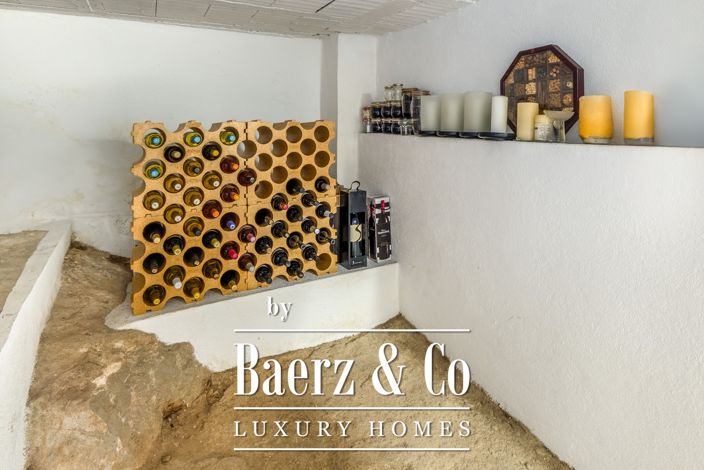 Image No.32-5 Bed House for sale