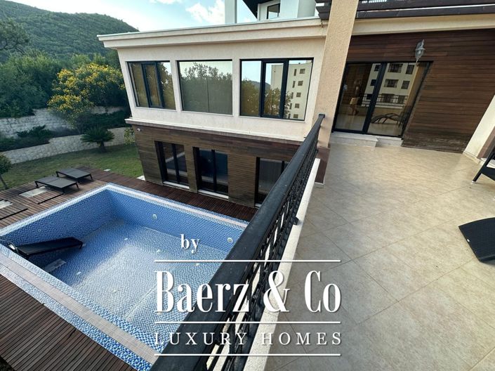 Image No.1-4 Bed Villa for sale