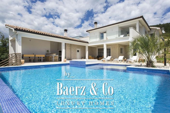 Image No.1-4 Bed Villa for sale