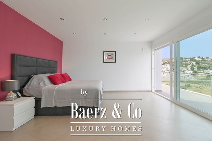 Image No.15-5 Bed Villa for sale