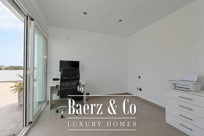 Image No.19-5 Bed Villa for sale