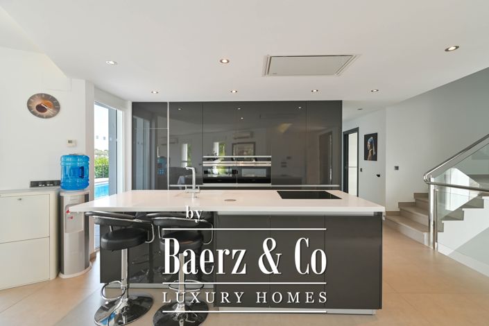 Image No.36-5 Bed Villa for sale