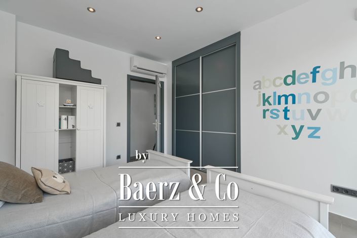 Image No.6-5 Bed Villa for sale