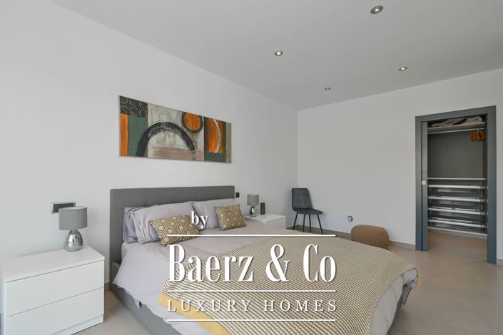 Image No.8-5 Bed Villa for sale