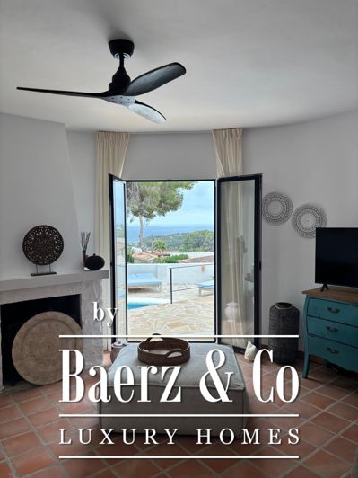 Image No.1-4 Bed Villa for sale