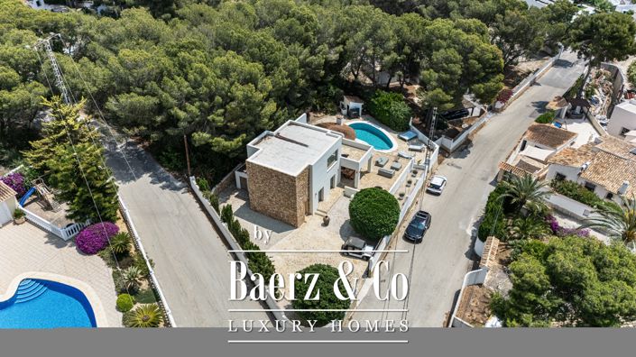 Image No.3-4 Bed Villa for sale