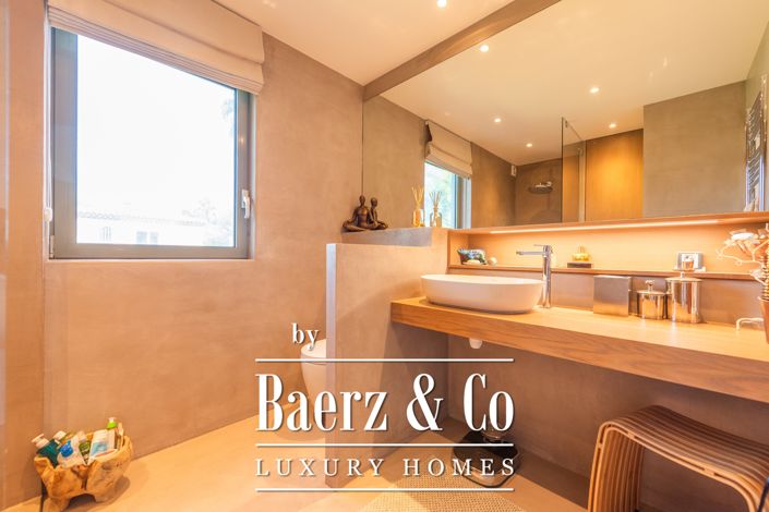 Image No.6-4 Bed House for sale