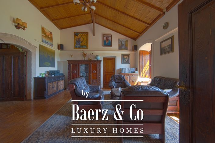 Image No.12-19 Bed Property for sale