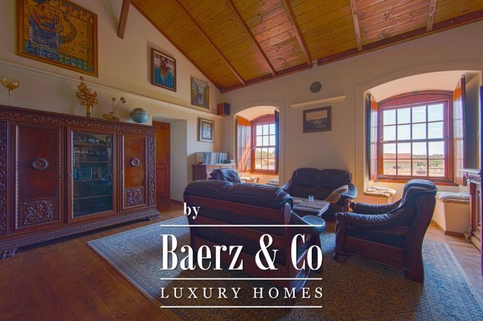 Image No.13-19 Bed Property for sale