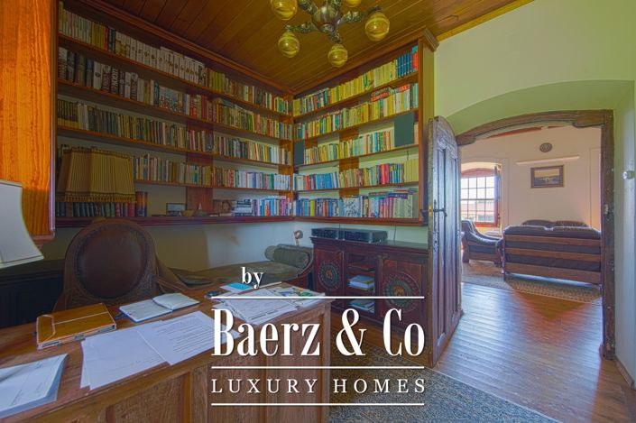 Image No.15-19 Bed Property for sale