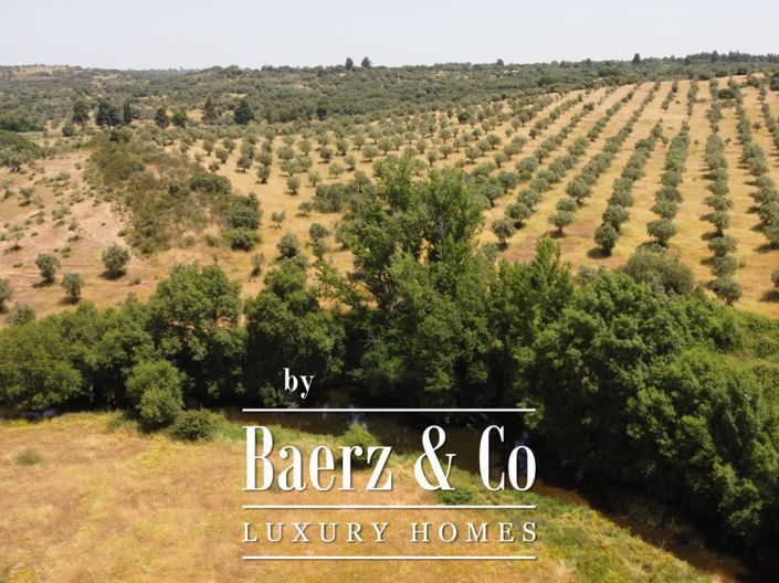 Image No.28-19 Bed Property for sale