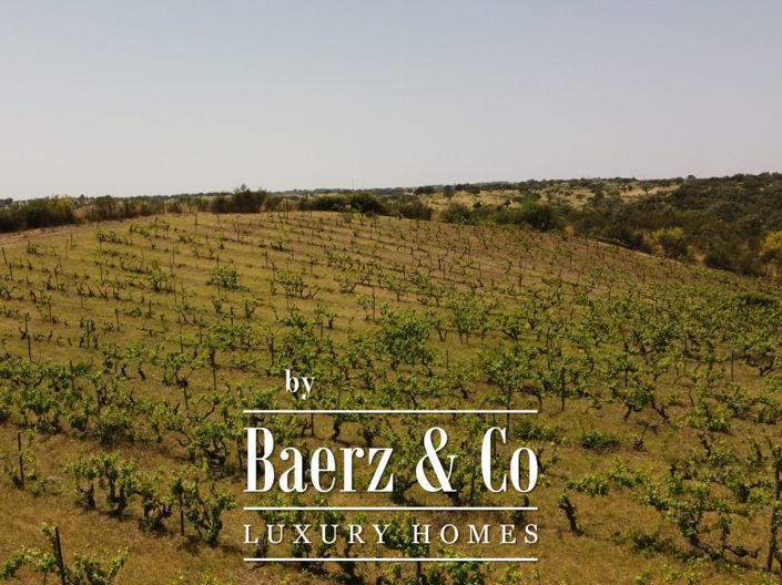 Image No.29-19 Bed Property for sale