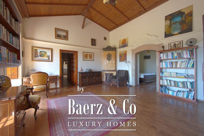 Image No.4-19 Bed Property for sale