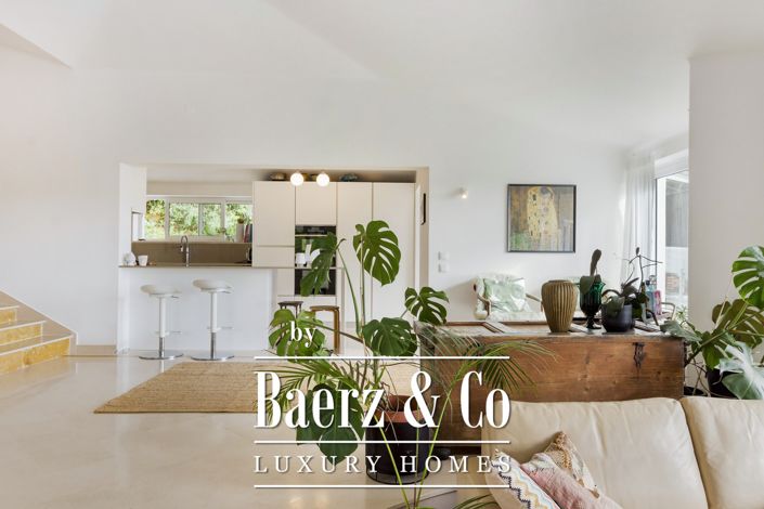 Image No.6-5 Bed House for sale