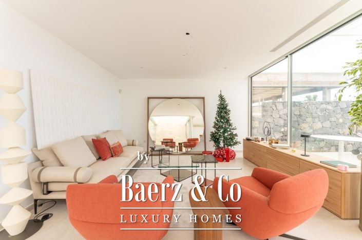 Image No.2-3 Bed Villa for sale