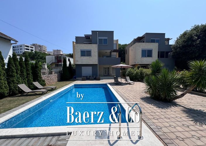 Image No.1-3 Bed Villa for sale