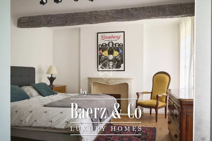 Image No.24-7 Bed House for sale