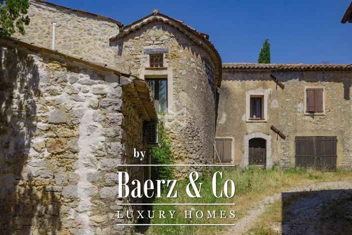 Image No.8-7 Bed House for sale