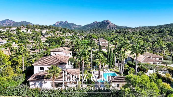 Image No.5-5 Bed Property for sale