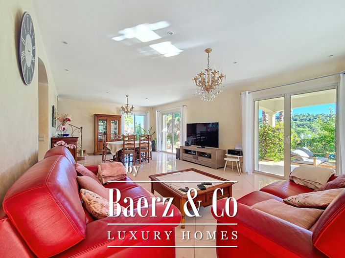 Image No.9-5 Bed Property for sale