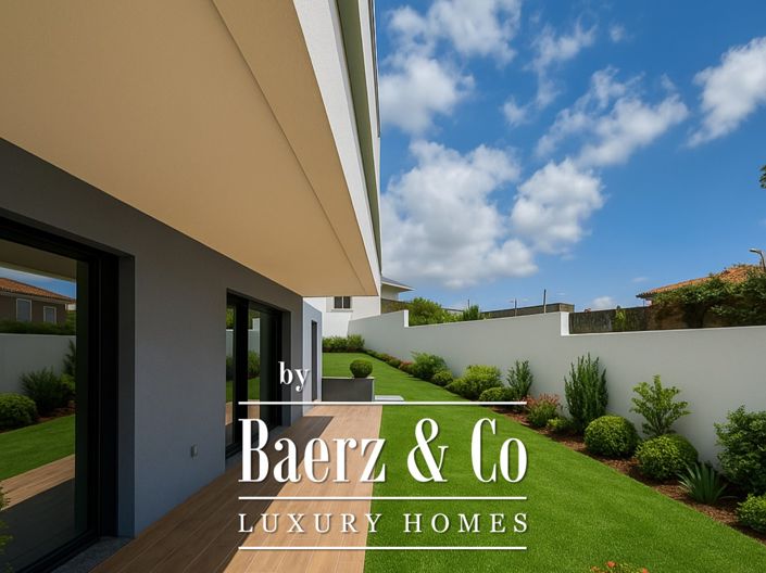 Image No.2-4 Bed House for sale