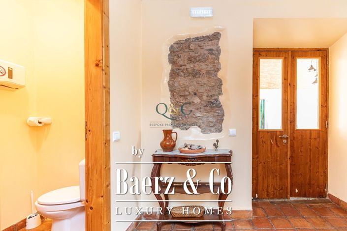 Image No.31-9 Bed Farmhouse for sale