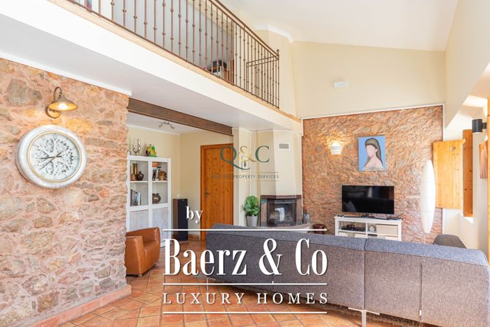 Image No.5-9 Bed Farmhouse for sale