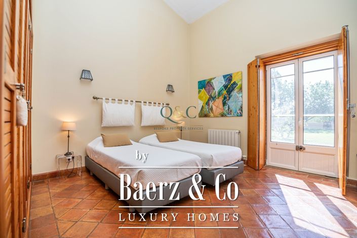 Image No.6-9 Bed Farmhouse for sale