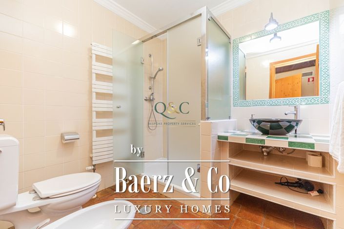 Image No.7-9 Bed Farmhouse for sale