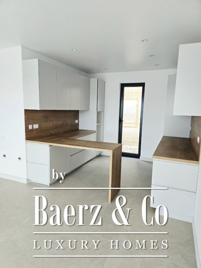 Image No.8-3 Bed House for sale