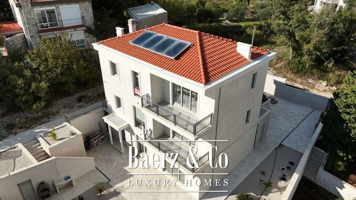 Image No.1-3 Bed Villa for sale