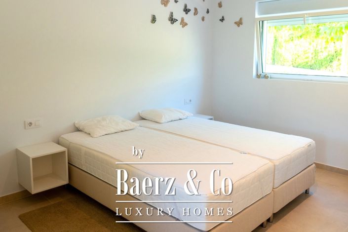 Image No.8-4 Bed Villa for sale