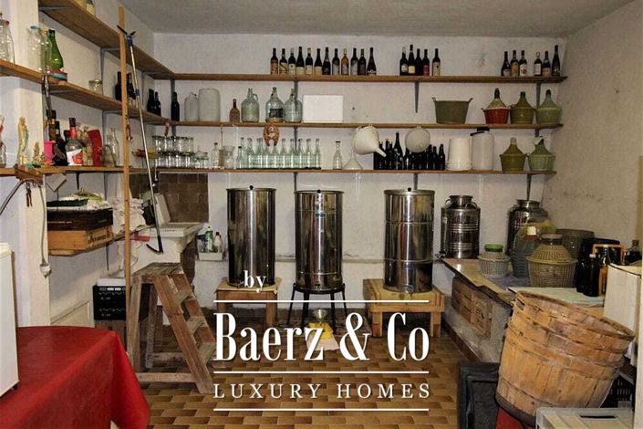 Image No.24-12 Bed Property for sale