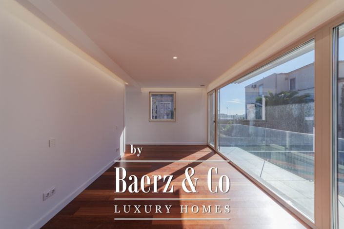 Image No.10-3 Bed Villa for sale