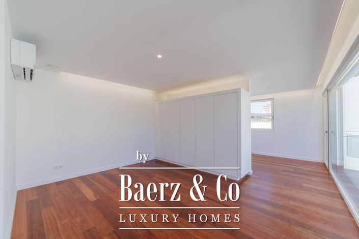 Image No.9-3 Bed Villa for sale