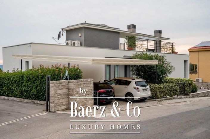 Image No.8-4 Bed Villa for sale