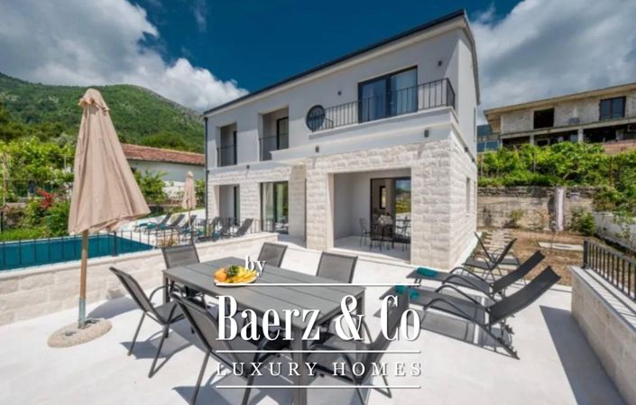 Image No.1-4 Bed Villa for sale