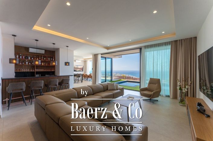 Image No.3-Villa de 4 chambres à vendre à Costa Adeje