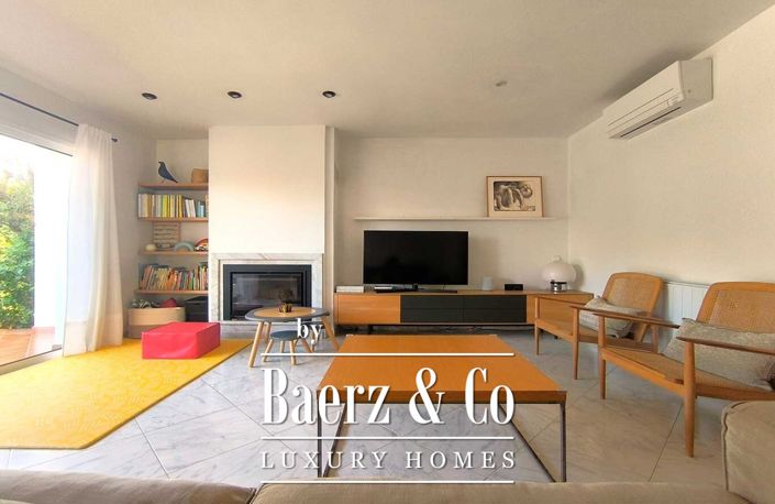 Image No.10-3 Bed Property for sale