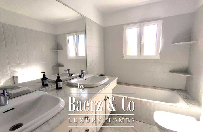 Image No.17-3 Bed Property for sale