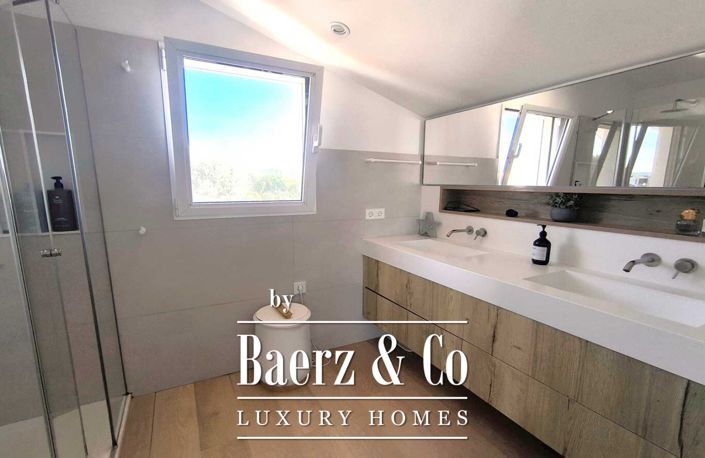 Image No.19-3 Bed Property for sale