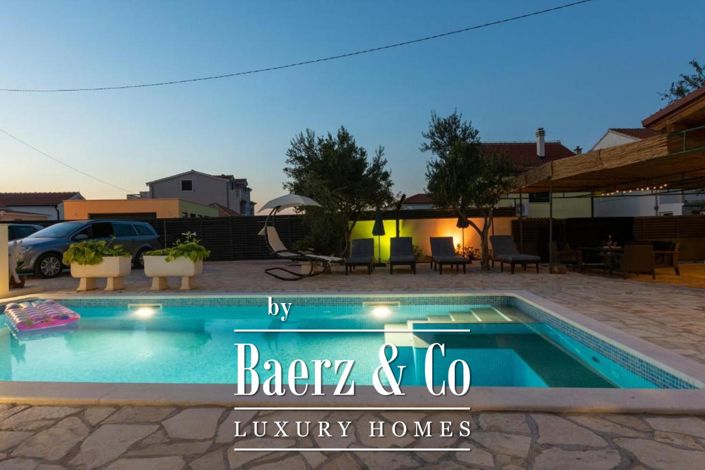 Image No.2-6 Bed Townhouse for sale