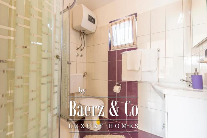 Image No.21-6 Bed Townhouse for sale