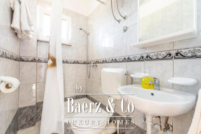 Image No.23-6 Bed Townhouse for sale