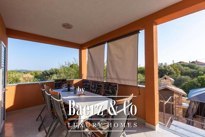 Image No.25-6 Bed Townhouse for sale