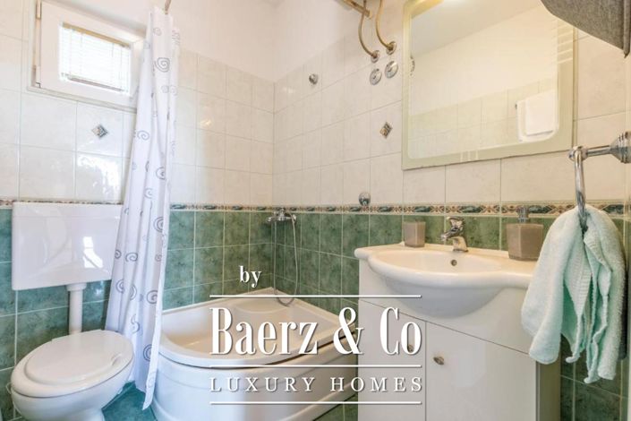 Image No.26-6 Bed Townhouse for sale