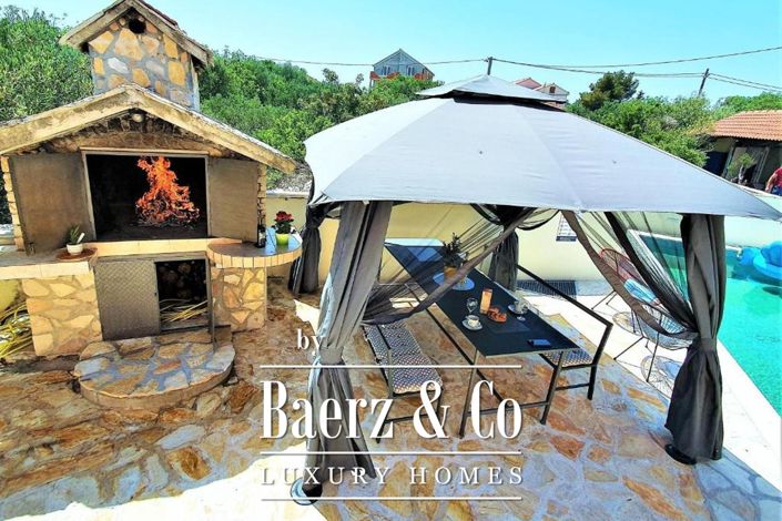 Image No.32-6 Bed Townhouse for sale