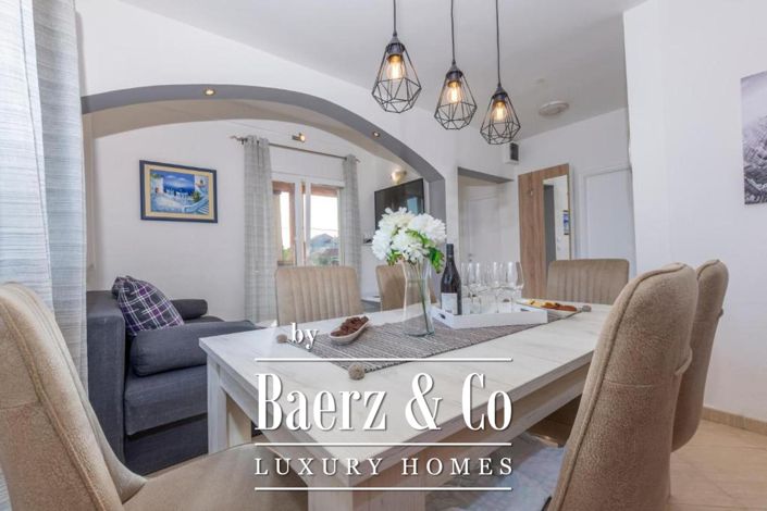 Image No.8-6 Bed Townhouse for sale