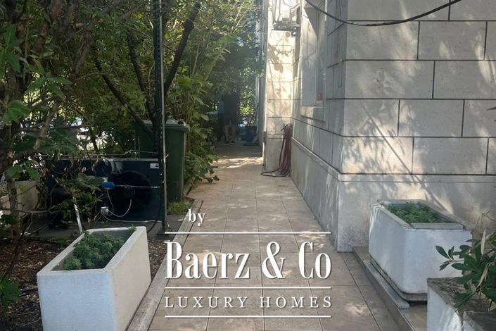 Image No.3-Maison de ville de 17 chambres à vendre à Tucepi