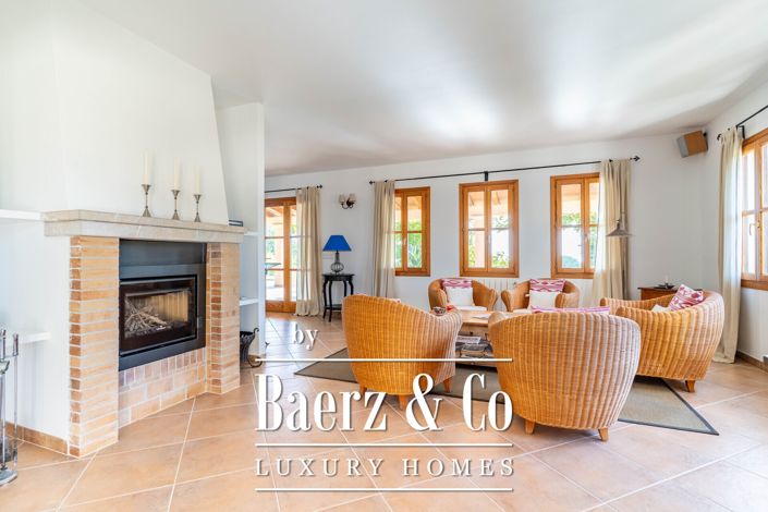 Image No.17-4 Bed Country House for sale